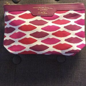 Estee Lauder  New Make Up Bag Valentine's
